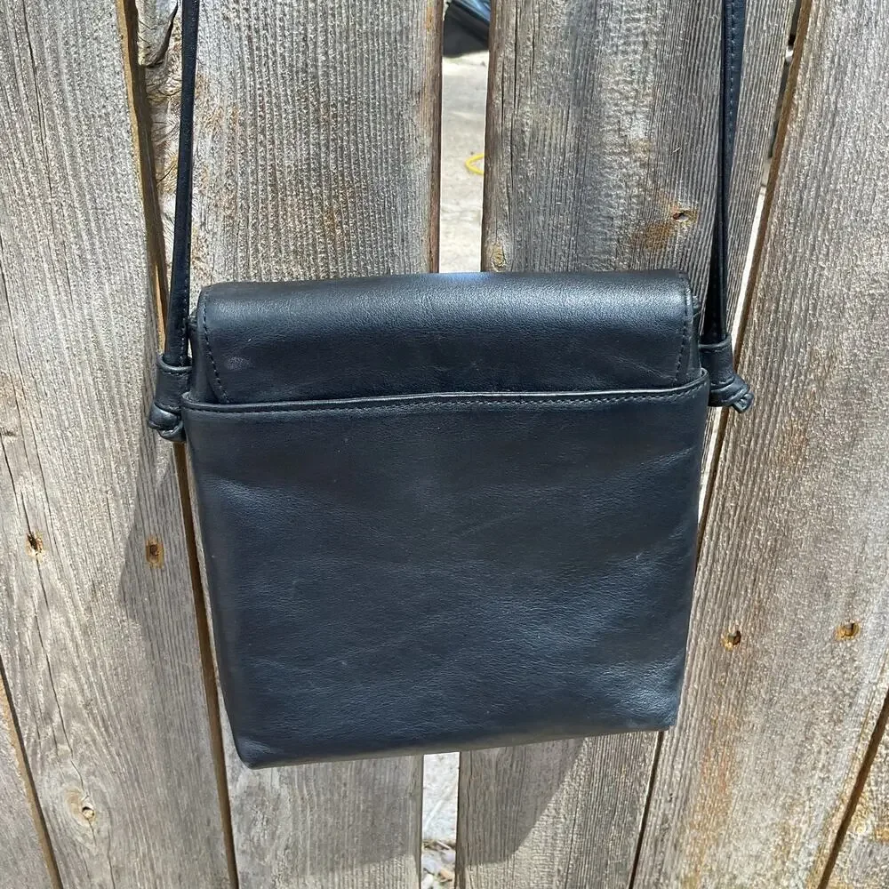 Black Crossbody Purse - Zip and Snap Closure